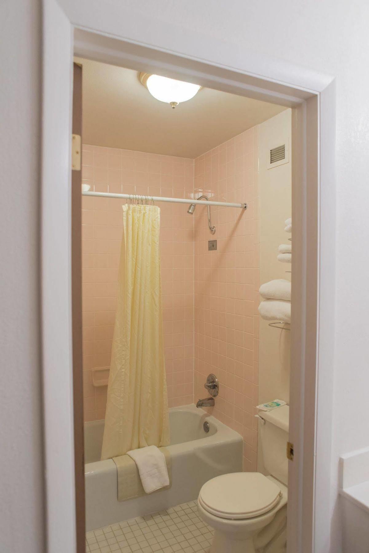 Motel 8 Laramie Extérieur photo